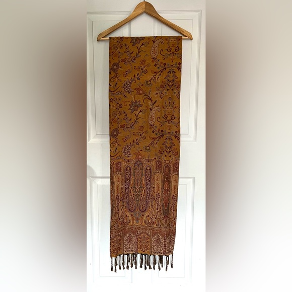 Woven Throw - Picture 2 of 10